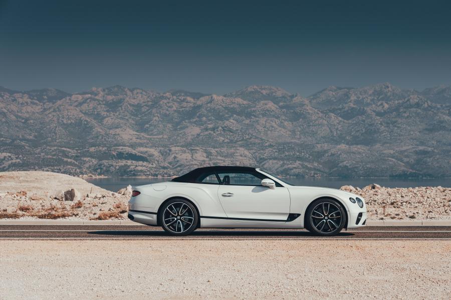  Bentley Continental GT Convertible 2019 года  (WW) (фото 16 из 46)